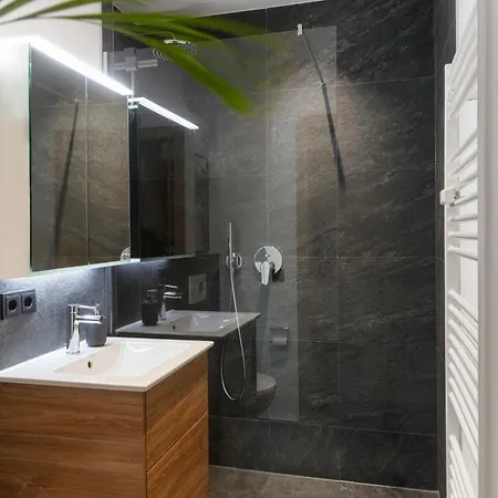 Alpine Seefeld アパート *